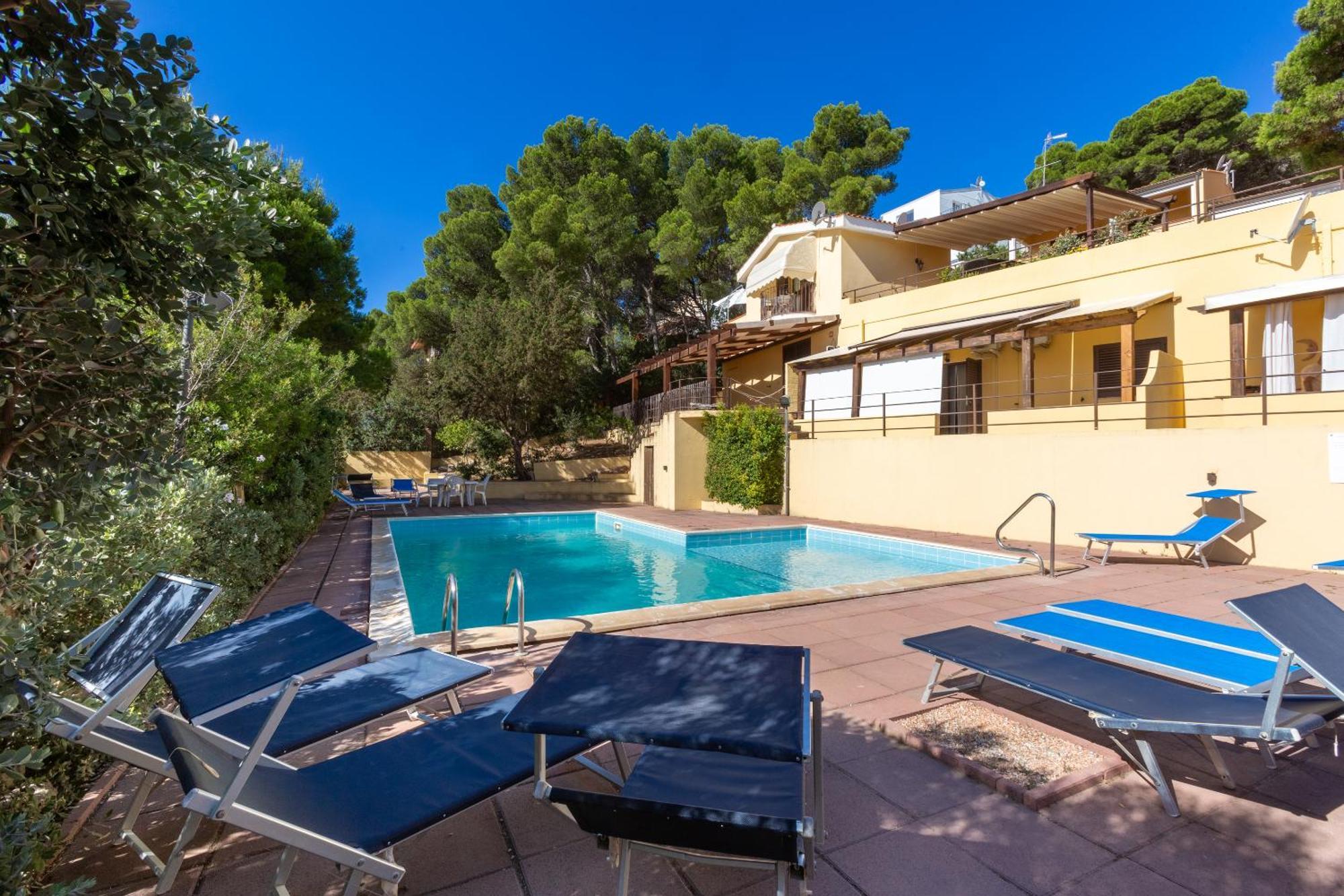 Aetos Home With Shared Swimming Pool - Porto Pino Hill מראה חיצוני תמונה