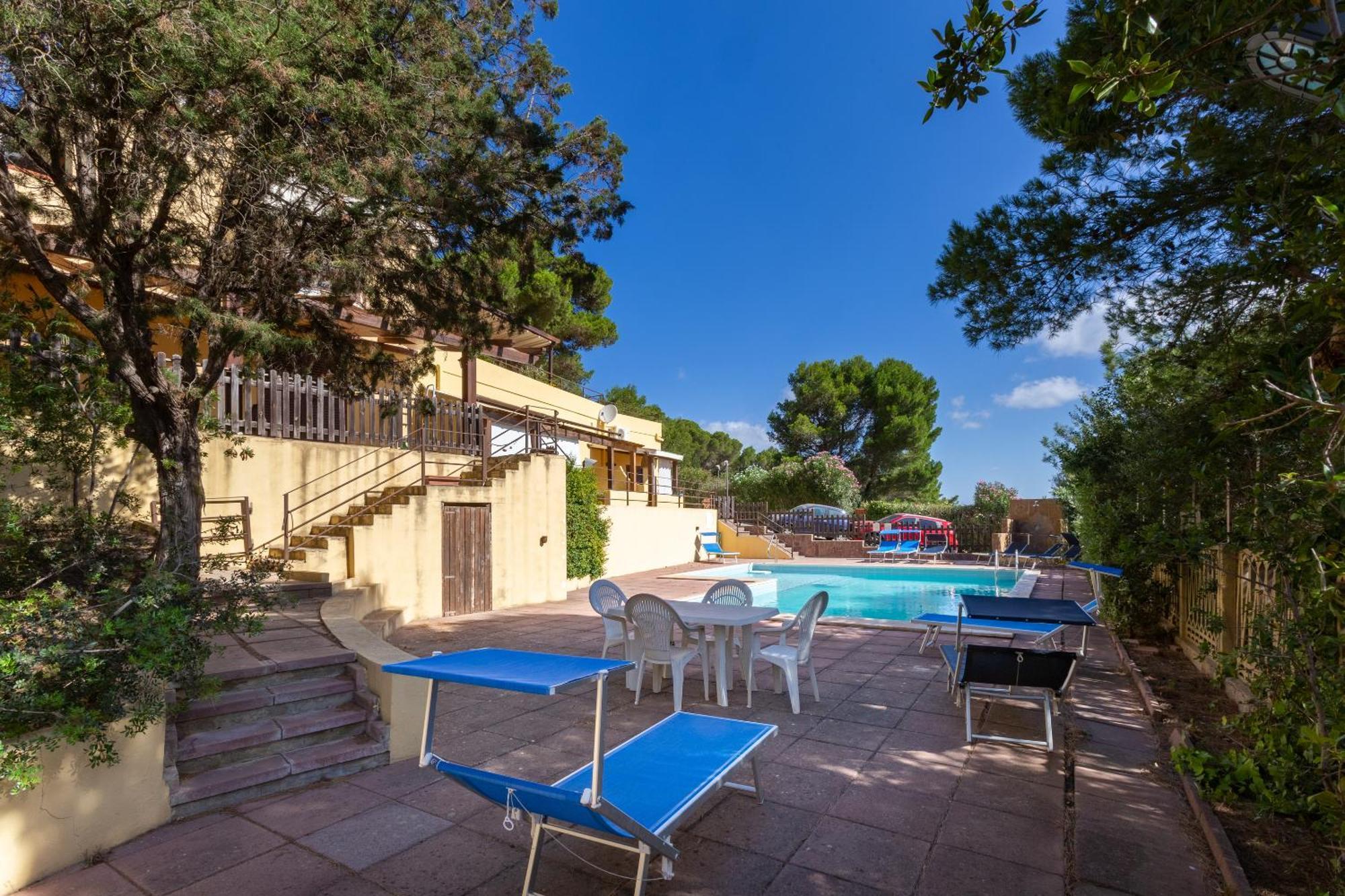 Aetos Home With Shared Swimming Pool - Porto Pino Hill מראה חיצוני תמונה